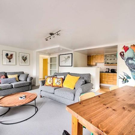 Altido Ultra Stylish Calton Road Apt W/ Parking Apartamento Edimburgo Exterior foto