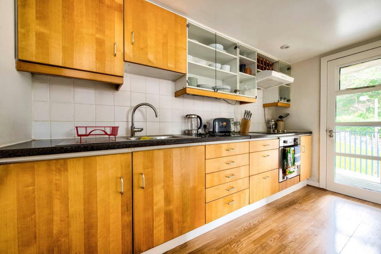 Altido Ultra Stylish Calton Road Apt W/ Parking Apartamento Edimburgo Exterior foto