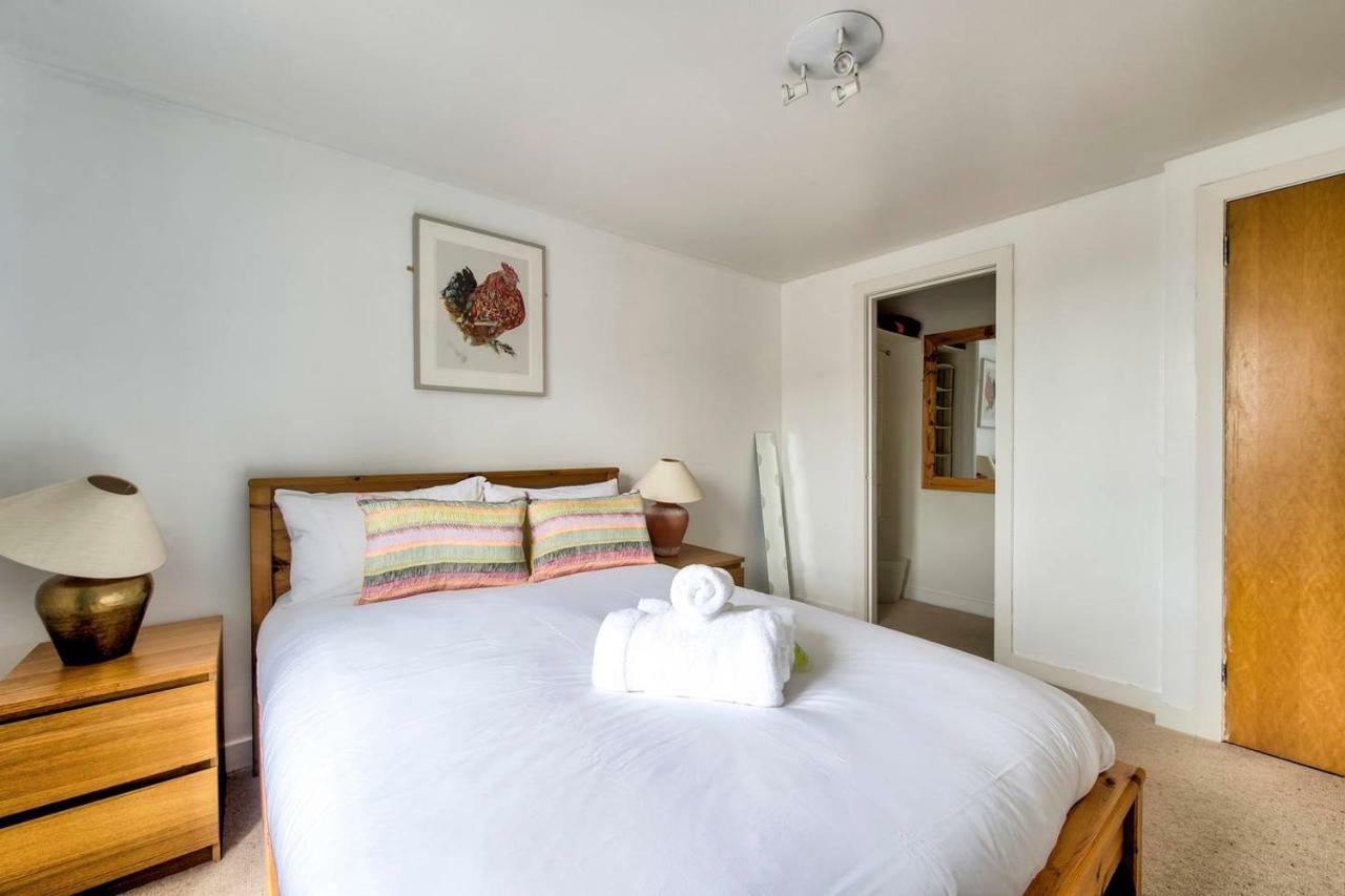 Altido Ultra Stylish Calton Road Apt W/ Parking Apartamento Edimburgo Exterior foto