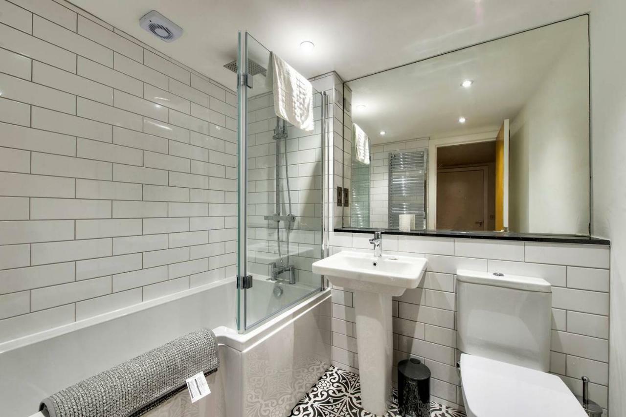 Altido Ultra Stylish Calton Road Apt W/ Parking Apartamento Edimburgo Exterior foto