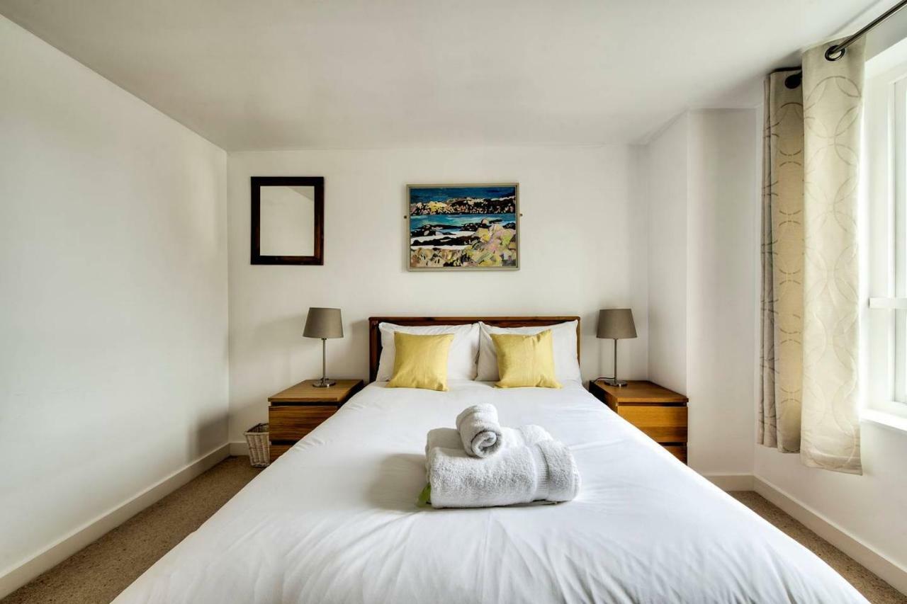 Altido Ultra Stylish Calton Road Apt W/ Parking Apartamento Edimburgo Exterior foto